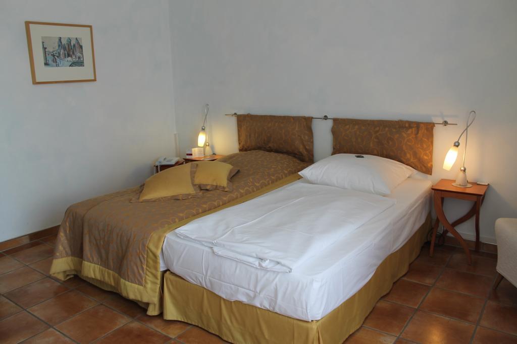 Panoramahotel Waldenburg Waldenburg  Pokoj fotografie